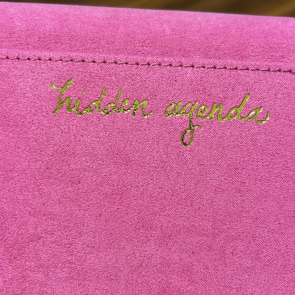 Lilly Pulitzer Gold Leatherette Agenda Folio - Picture 7 of 9